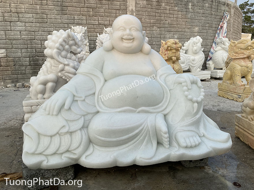 Tượng Phật Di Lặc bằng đá ngồi ôm bao tiền