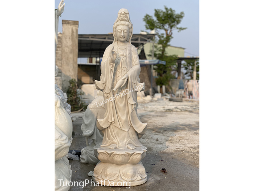 Tượng Phật Quan Âm bằng đá trắng mịn