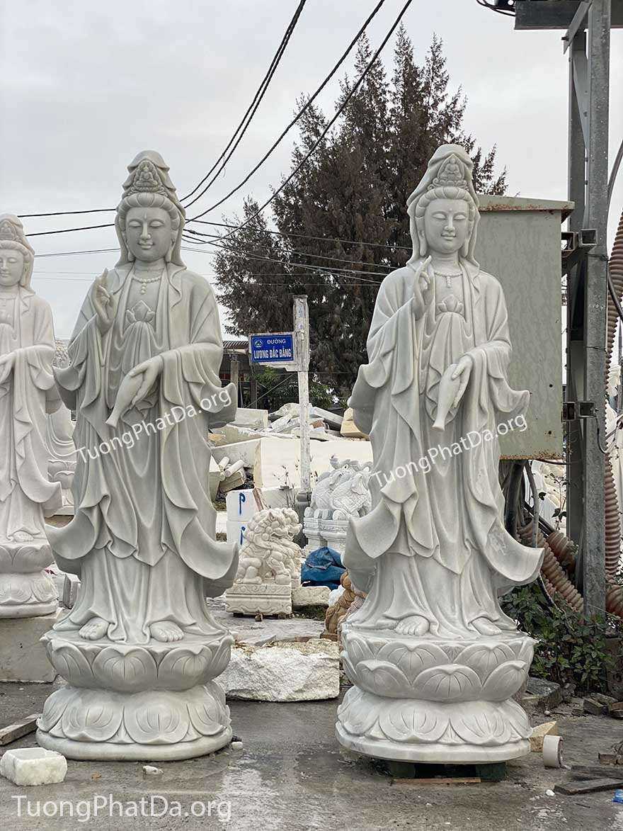 Tượng Phật Quan Âm bằng đá tự nhiên (mịn xám xanh nhẹ)