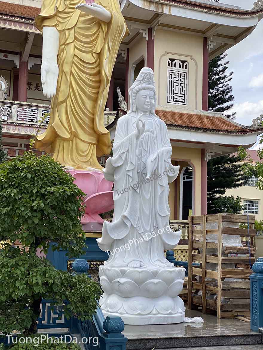 Tượng Phật Quan Âm bằng đá Cẩm thạch trắng