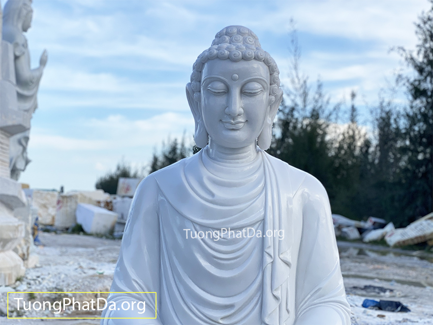 Tượng Phật Thích Ca bằng đá trắng