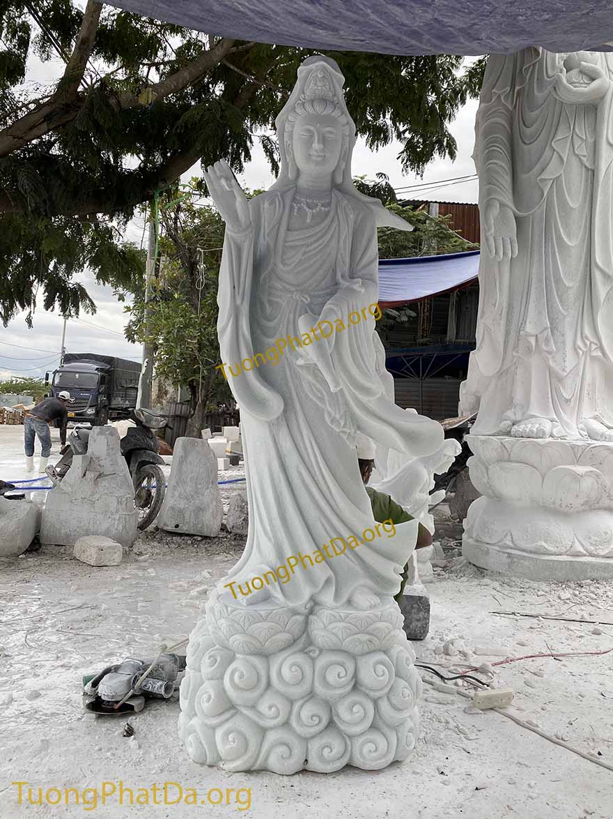 Tượng Phật Quan Âm bằng đá (mẫu cưỡi sóng)