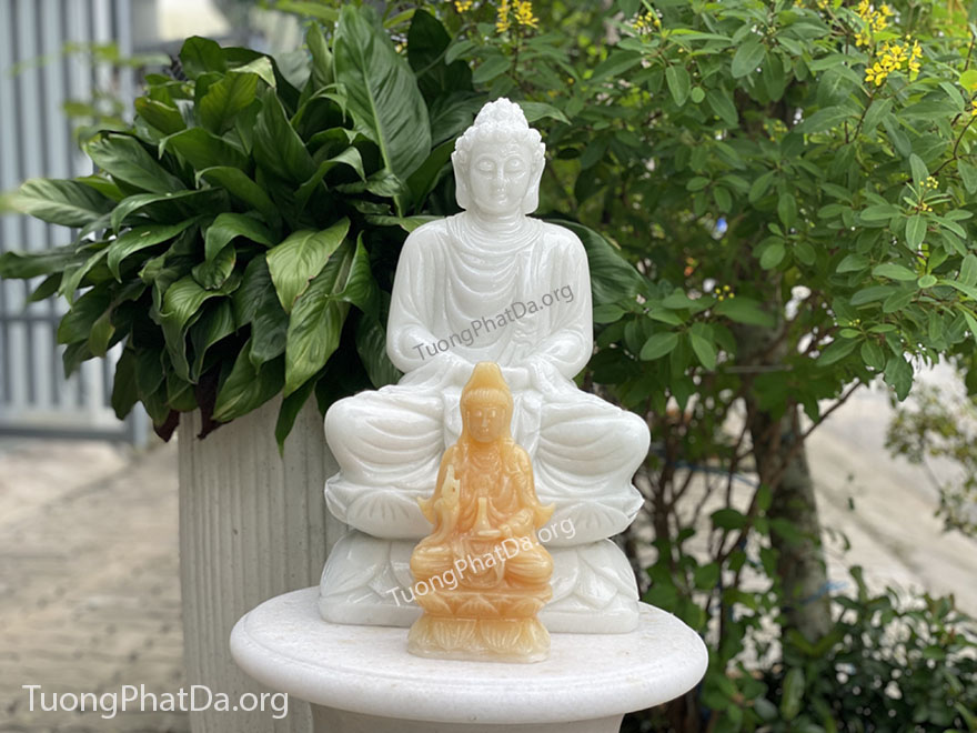 Tượng Phật Quan Âm nhỏ bằng đá ngọc Hoàng Long vàng