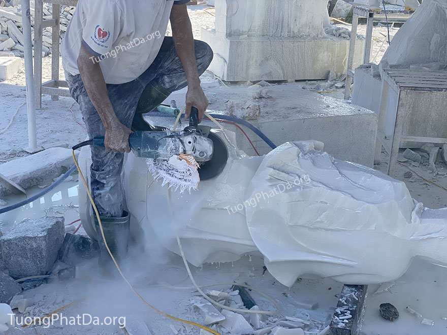 xưởng điêu khắc tượng phật đá