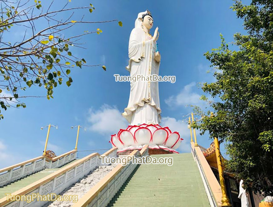 Tượng Mẹ Quan Âm Đông Hải